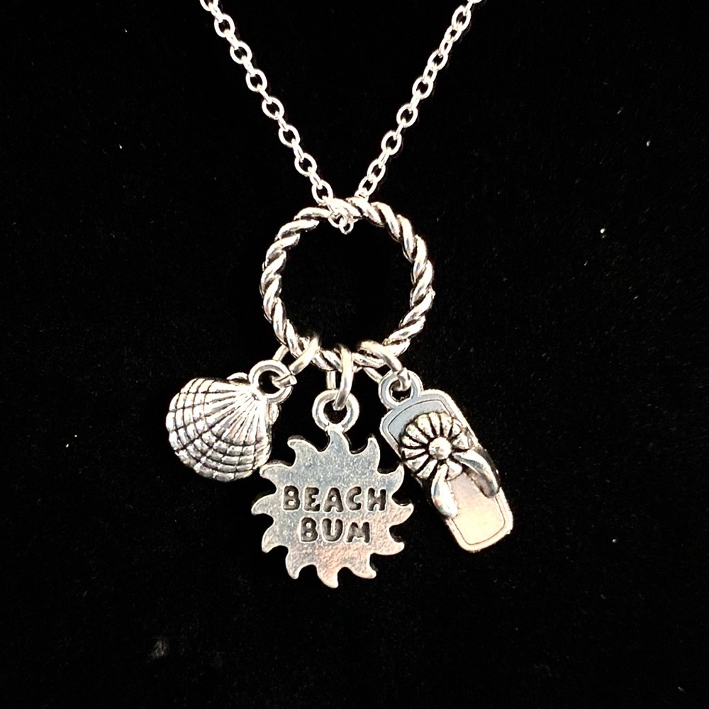 Beach Bum Charm Necklace Seashell Flip Flop - Picture 2 of 5